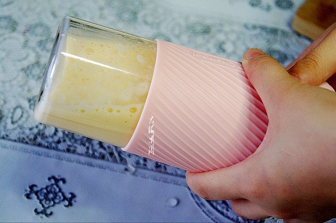 Fresh Peach Mango Milkshake recipe