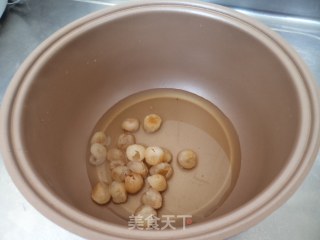 Horseshoe Longan and Tremella Soup recipe