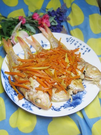Braised Sequoia Fish with Carrots