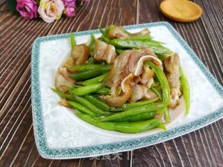 Snacks ~ Fried Pork Ears with Shredded Beans recipe