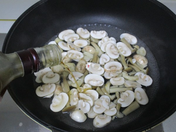 Stir-fried Mushrooms with Lettuce recipe