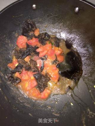 Scrambled Eggs with Black Fungus and Tomato recipe