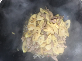 Stir-fried Shredded Pork with Bamboo Shoots recipe