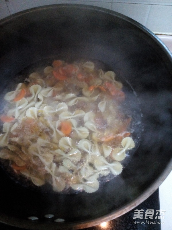 Carrot Butterfly Noodle recipe