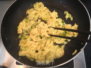 Fried Garlic Egg with Bean recipe