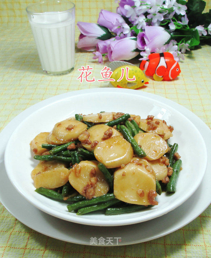Stir-fried Rice Cakes with Minced Meat and Beans recipe