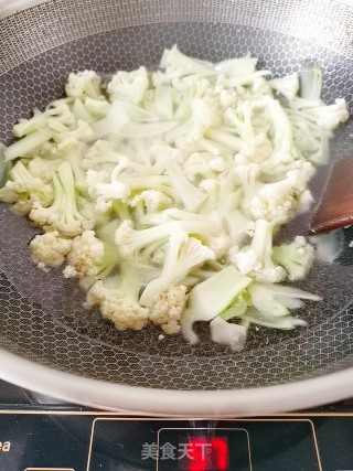 Cauliflower Stir-fried Pork recipe