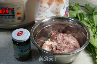 Pork Buns with Mushroom Sauce recipe