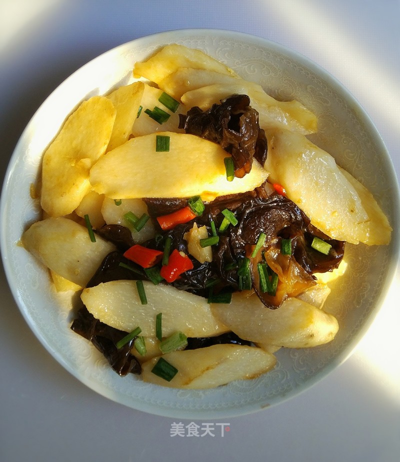 Fried Fungus with Yam and Iron Rod