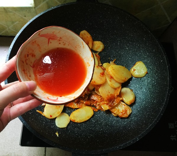 Stir-fried Spicy Cabbage with Potatoes recipe