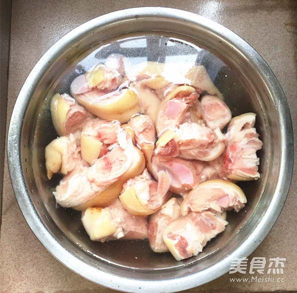 Braised Pork Trotters with Dried Bamboo Shoots recipe