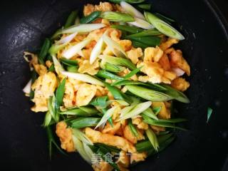 Scrambled Eggs with Green Garlic recipe