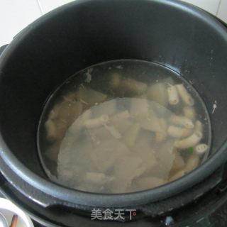 Tofu Soup with Small Intestine, Mushroom and Taro recipe