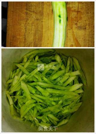 Stir-fried Shredded Pork with Cucumber and Fungus recipe