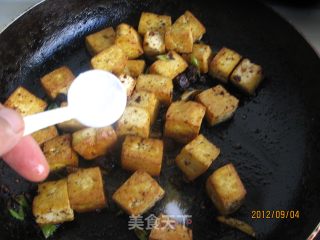 Stir-fried Tofu with Mushroom Sauce recipe