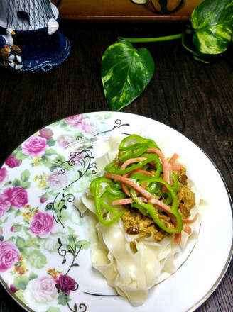 Green Pepper and Egg Sauce Noodles recipe