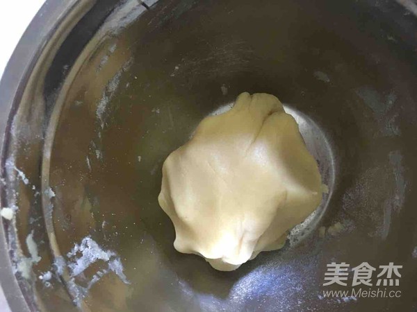 Mooncakes with Egg Yolk and Lotus Seed Paste recipe