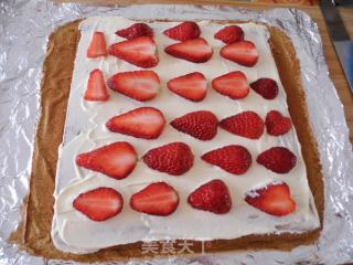 Romantic Pastry in Spring-strawberry Black and White Match recipe