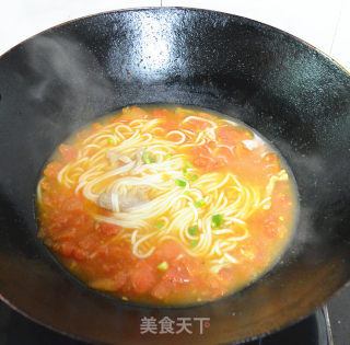 Boiled Rice Noodles with Tomato Lean Pork recipe