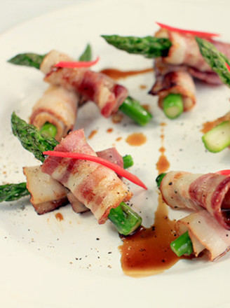 Bacon Wraps with Asparagus recipe