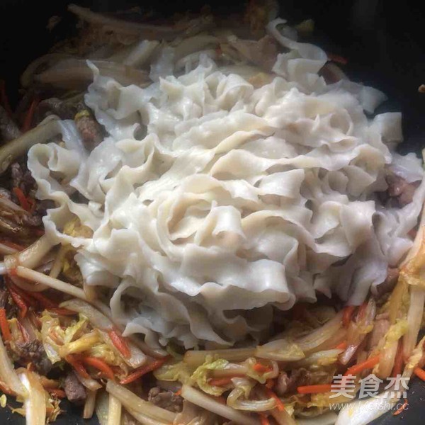 Fried Noodles with Cabbage and Pork recipe