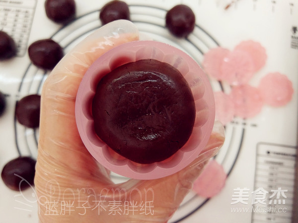 Dark Beauty Chocolate Mooncakes recipe