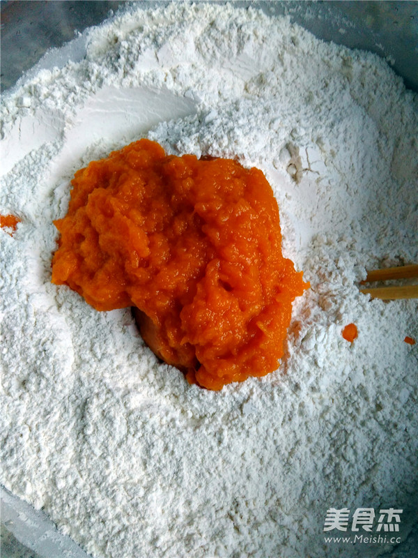 Patterned Pumpkin Buns recipe