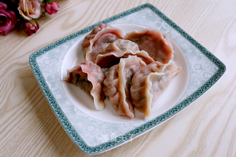 Pork and Red Amaranth Dumplings recipe