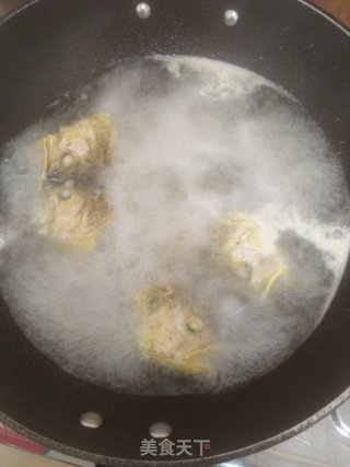 Yellow Croaker Tofu Soup recipe