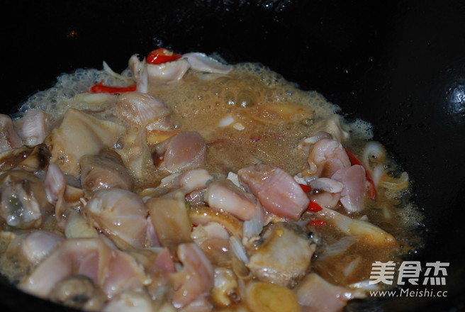 Stir-fried Cabbage with Swan Eggshell recipe