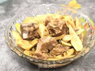 Braised Spring Bamboo Shoots with Spare Ribs recipe