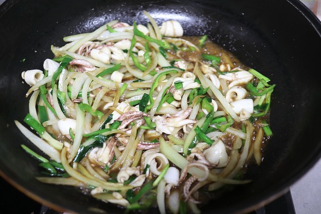 Fried Sea Hare with Onion and Pepper recipe