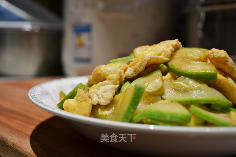 Scrambled Eggs with Zucchini-a Home-cooked Dish that Office Workers Must Learn recipe
