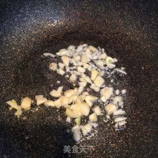 Stir-fried Water Spinach with Garlic recipe