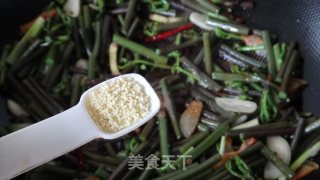 Hot and Sour Bracken recipe