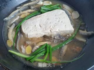 Loach Stewed Tofu recipe