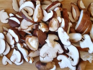 Stir-fried Pork with Greasy Mushrooms recipe