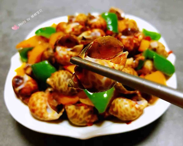 Stir-fried Snails with Colored Pepper and Hot Sauce recipe