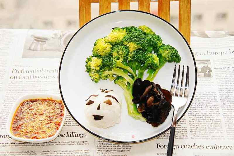 Cold Broccoli Black Fungus recipe