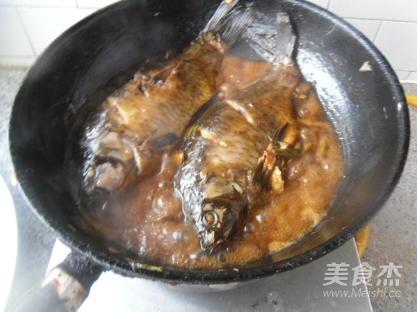 Braised Black Crucian with Soy Sauce recipe