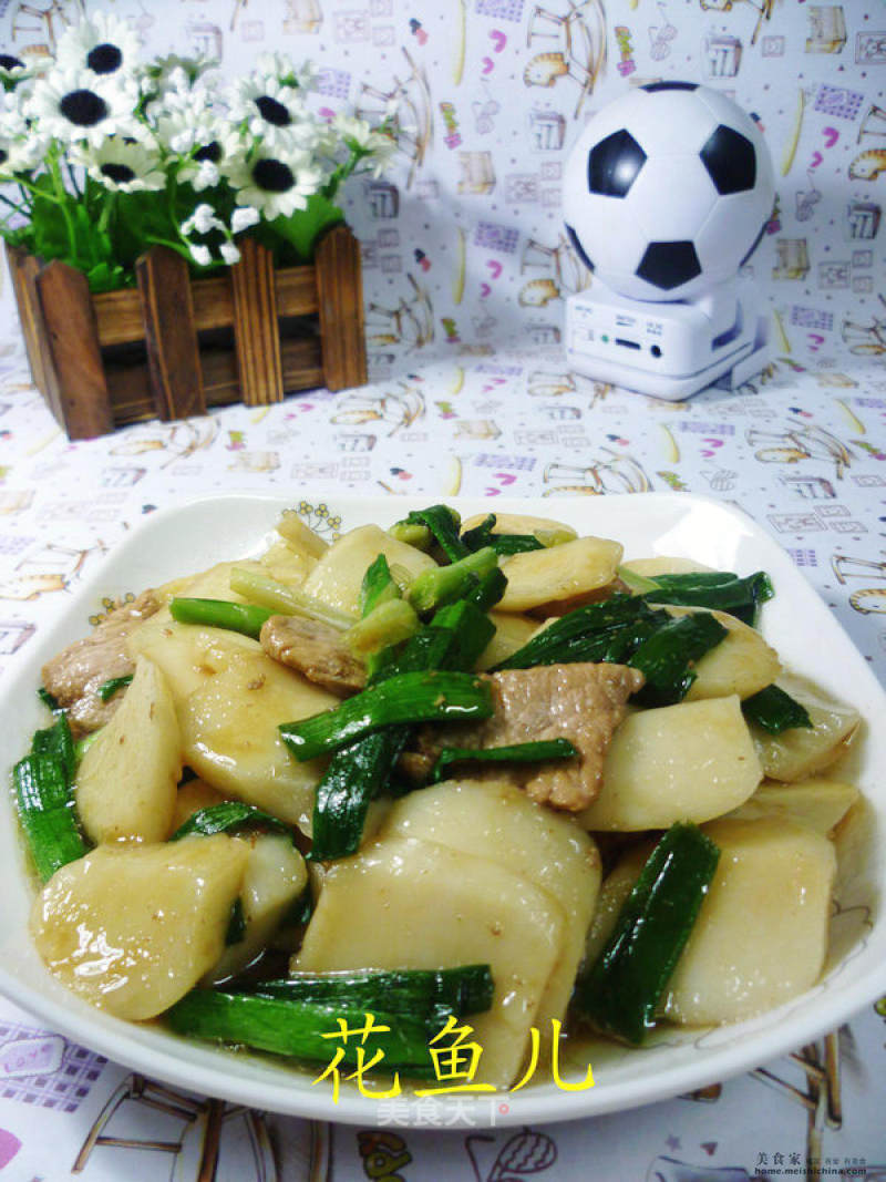 Stir-fried Rice Cake with Lean Meat and Garlic recipe