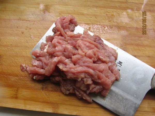 Sauce Pork with Bitter Chrysanthemum recipe