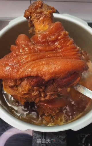 New Year's Eve Dinner-braised Pork Knuckles recipe