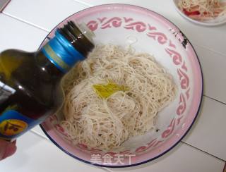 [cool Noodles with Mixed Fruit Chicken Noodles] Let’s Make A Refreshing Cold Noodle at The End of Summer recipe