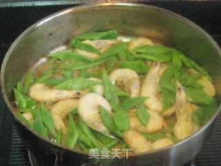 Fried White Shrimp with Long Lentils recipe