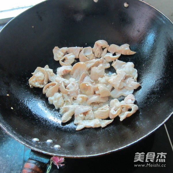 Stir-fried Raw Intestine with Bansu recipe