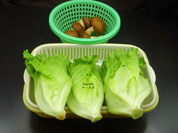 Stir-fried Lettuce with Mushrooms recipe