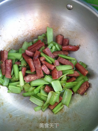 Stir-fried Beef Sausage with Chinese Cabbage Stem recipe