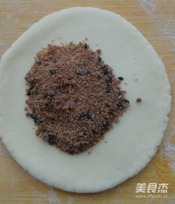 Brown Sugar Black Sesame Sugar Triangle recipe