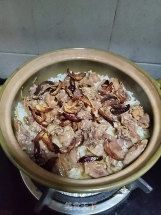 Suckling Pigeon Claypot Rice recipe